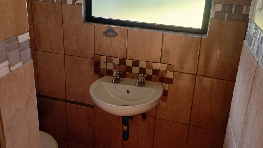 To Let 2 Bedroom Property for Rent in Cove Rock Eastern Cape